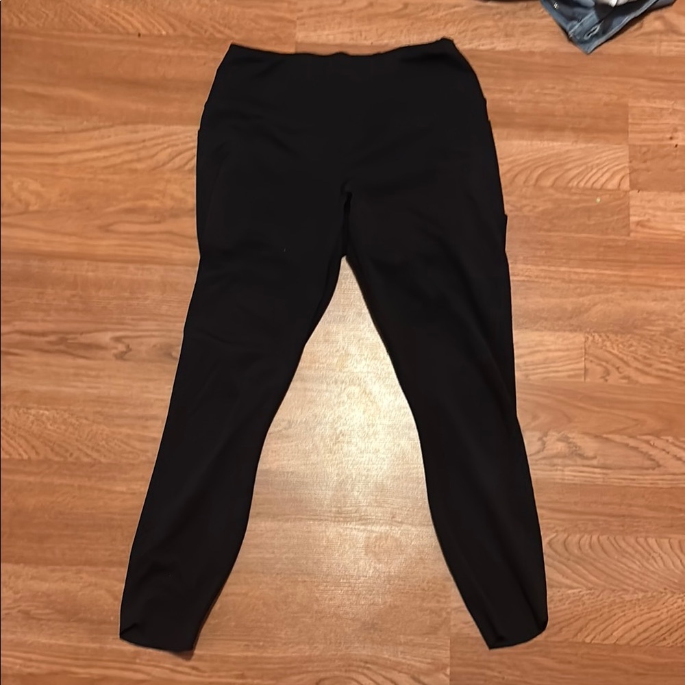 Black High-Waisted Capri Leggings